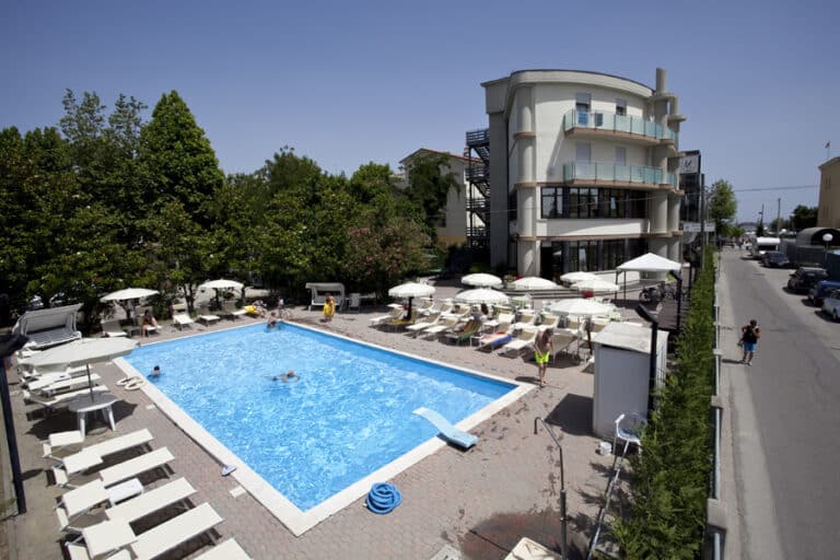 Hotel Capitol a San Mauro Mare davanti alla spiaggia Bianchi Hotels Hotel Capitol a San Mauro Mare davanti alla spiaggia Bianchi Hotels